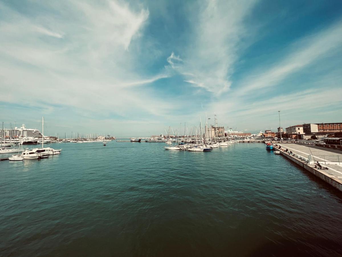 Kasia Porta Sul Mare Di Livorno Free Parking 外观 照片