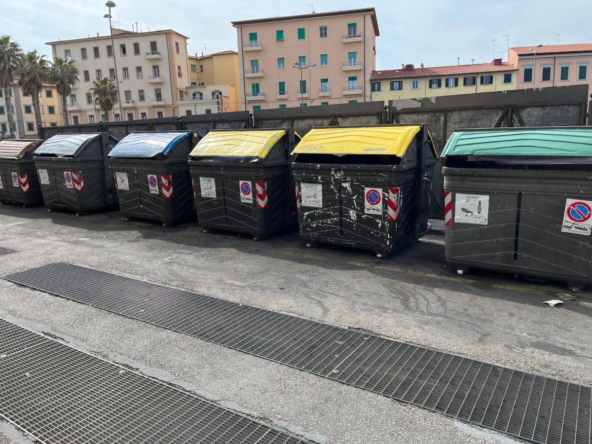 Kasia Porta Sul Mare Di Livorno Free Parking 外观 照片